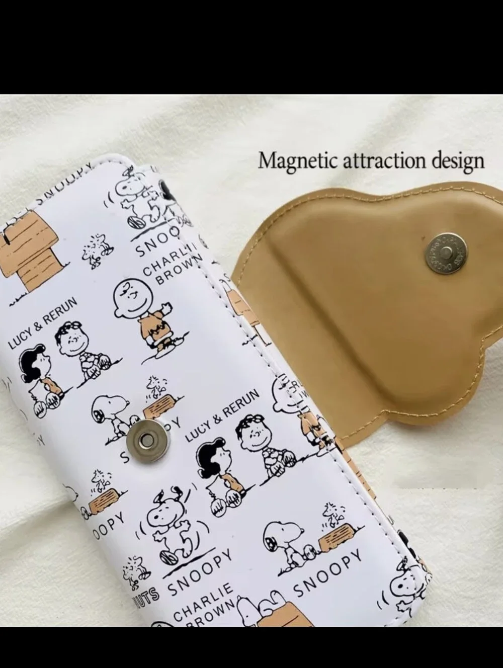 Peanuts Charlie Brown Snoopy White Bifold Wallet